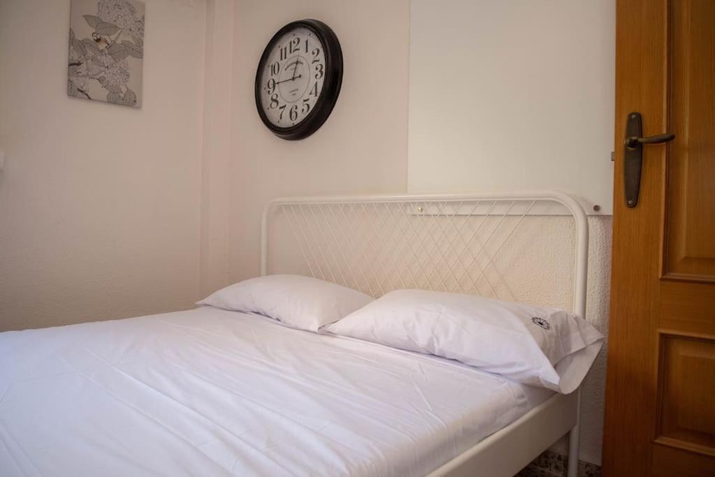 말라가 Piso Con Jardin 아파트 외부 사진